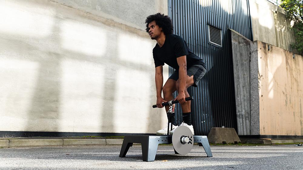 Exxentric user on the kBox Advanced System working on a deadlift