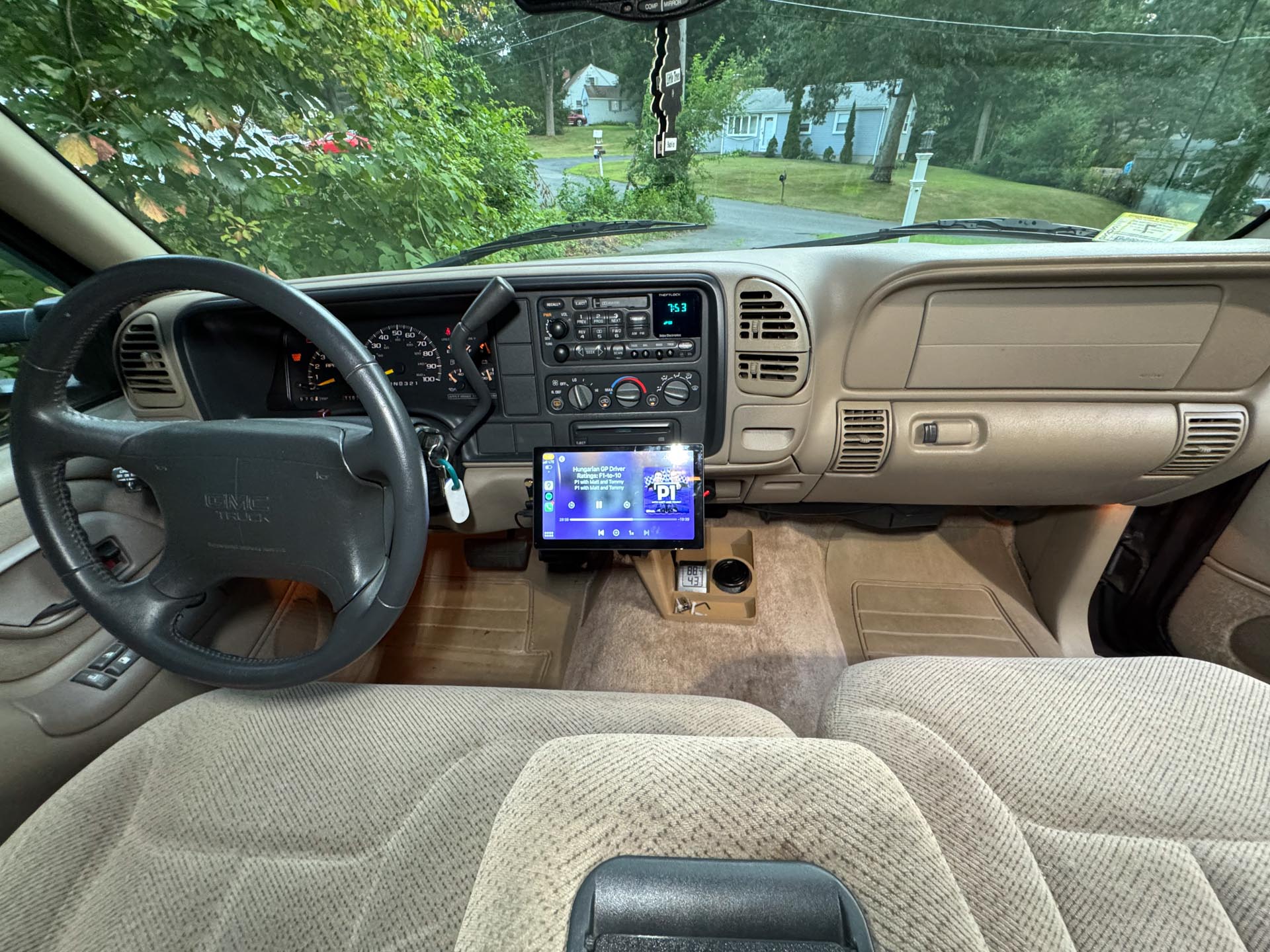 CarPlay mount